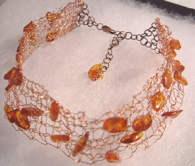 Amber knitted choker